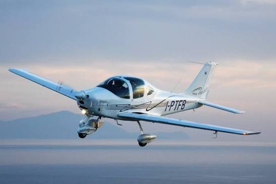 Tecnam P2002 en vuelo